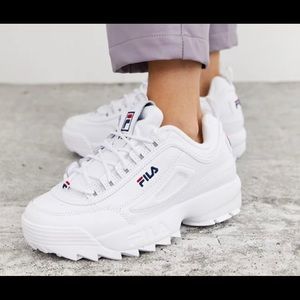 Fila Disruptor Sneakers In White💋💋
